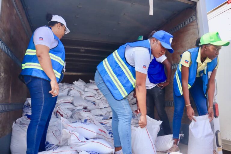 Distribution de kits alimentaires aux Personnes Déplacées Internes